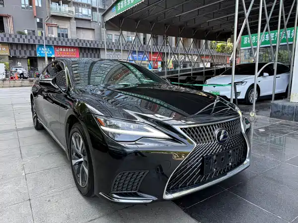 Lexus LS 2021