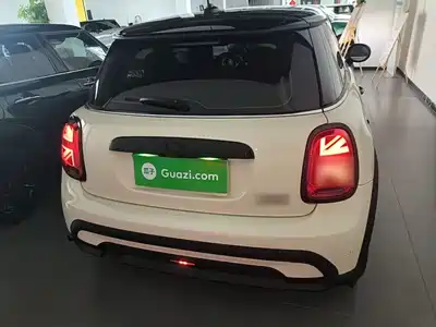 MINI MINI 2022
