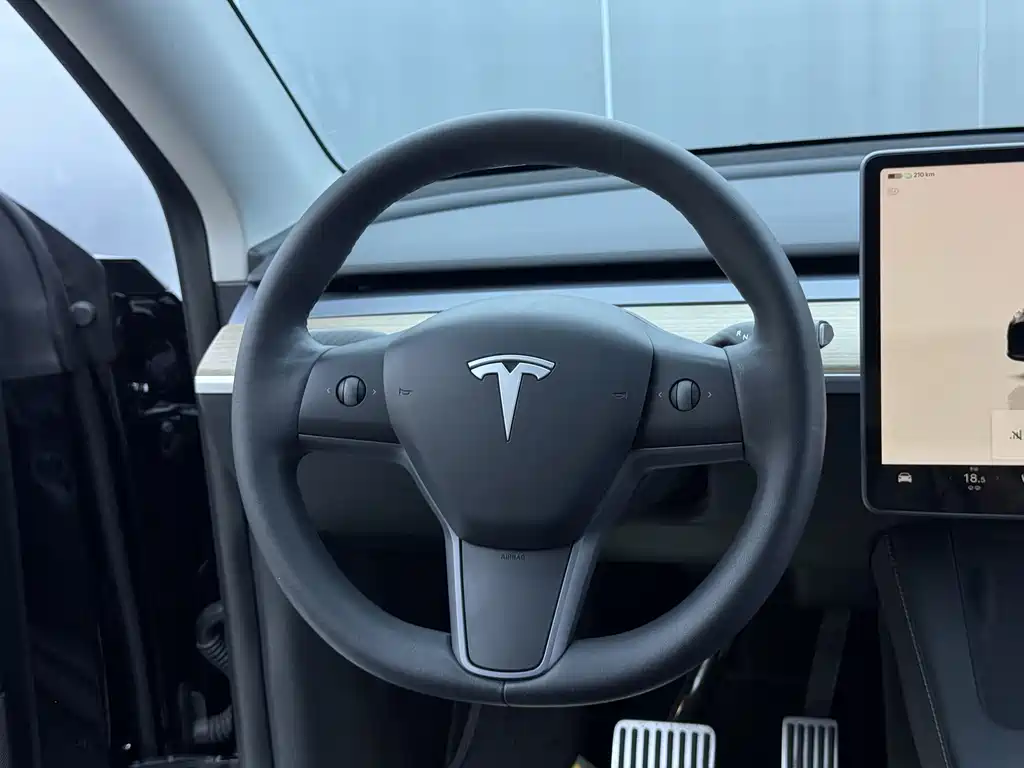 Tesla Model Y 2022 — фото 17