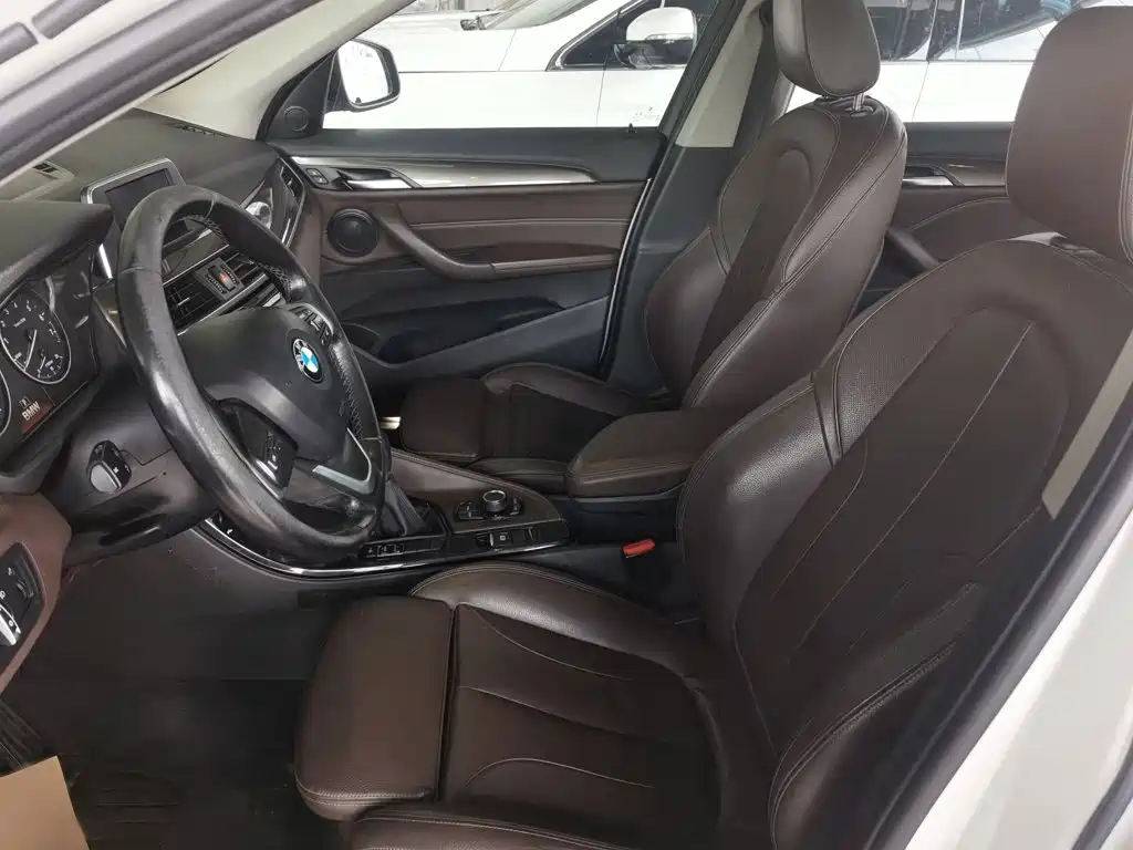 BMW X1 2017 — фото 12