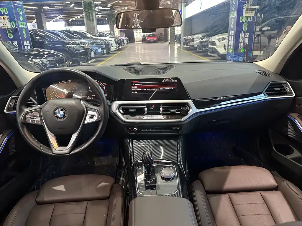 BMW 3 Series 2019 — фото 15