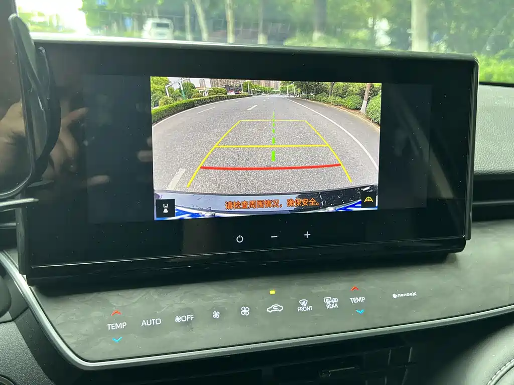 Toyota Camry 2025 — фото 14