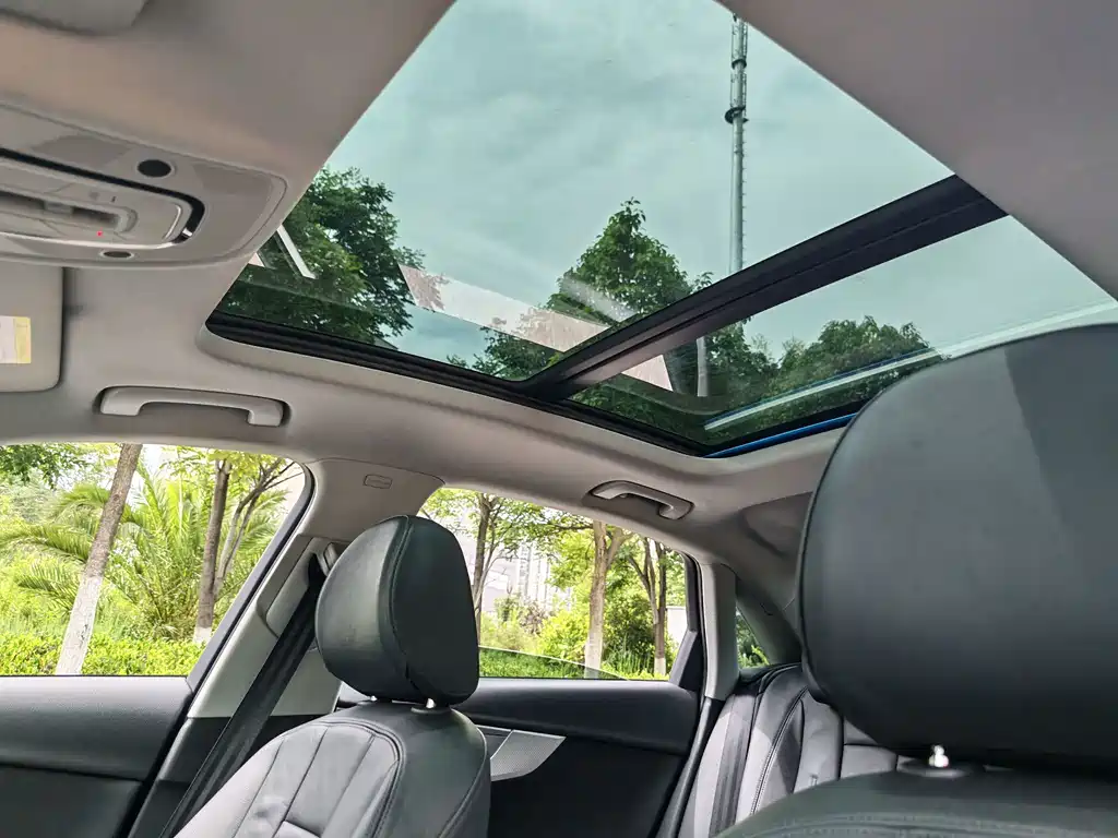 Audi A4L 2016