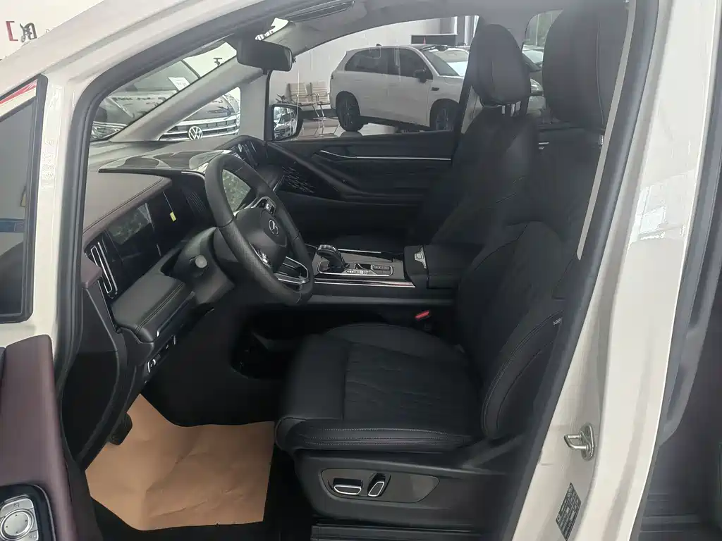 GAC Motor Trumpchi M8 2025 — фото 6