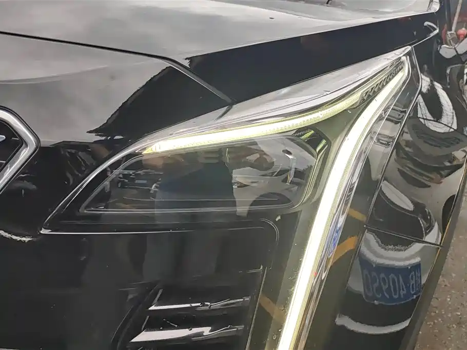 Cadillac XT4 2021 — фото 5