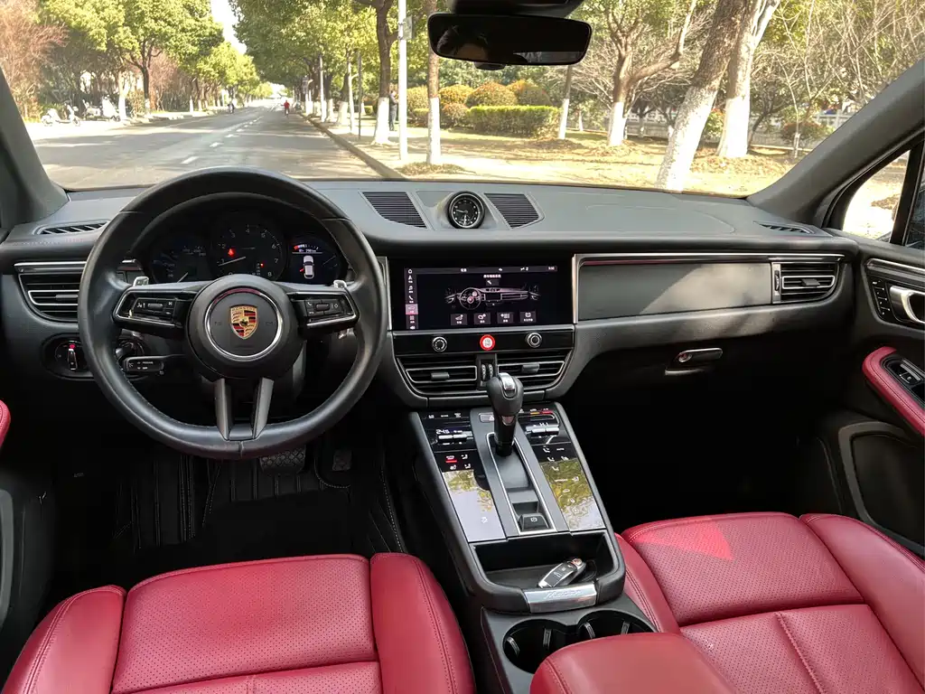 Porsche Macan 2022 — фото 16