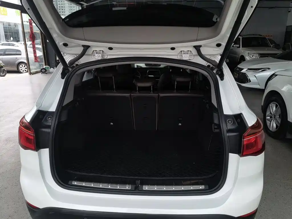 BMW X1 2017 — фото 11