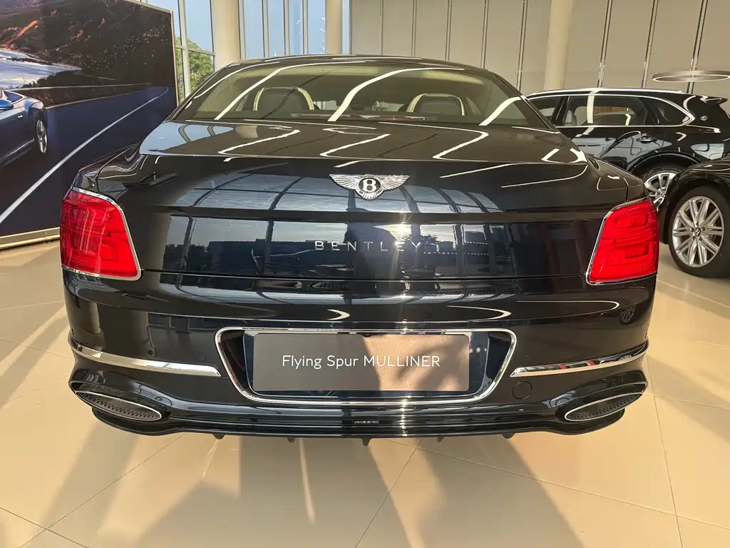 Bentley Flying Spur — фото 10