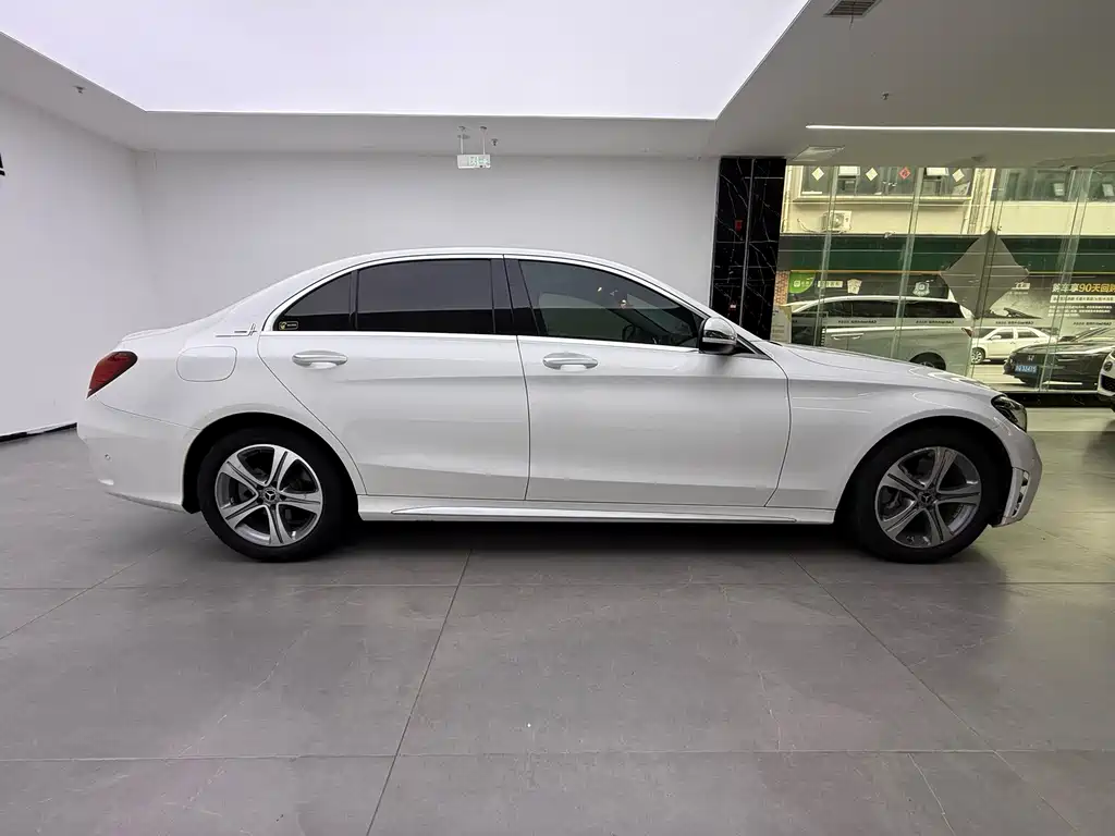 Mercedes-Benz C-Class 2021 — фото 6