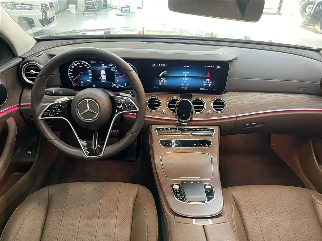 Mercedes-Benz E-Class 2023 — фото 14