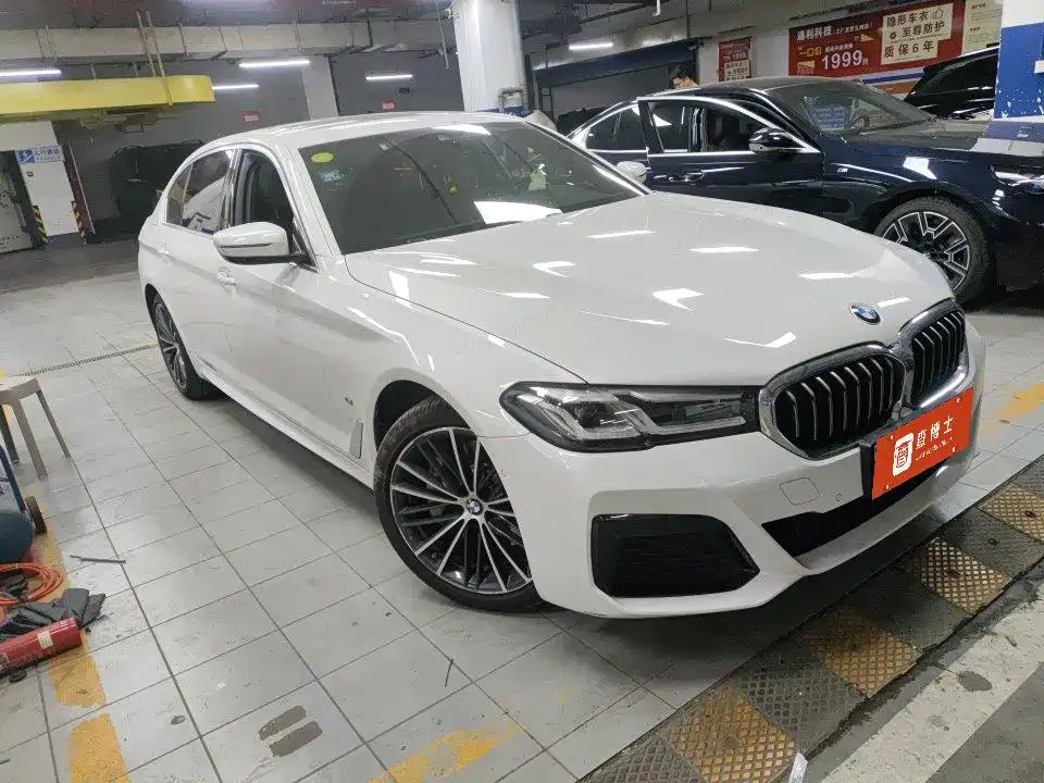 BMW 5 Series 2021 — фото 10