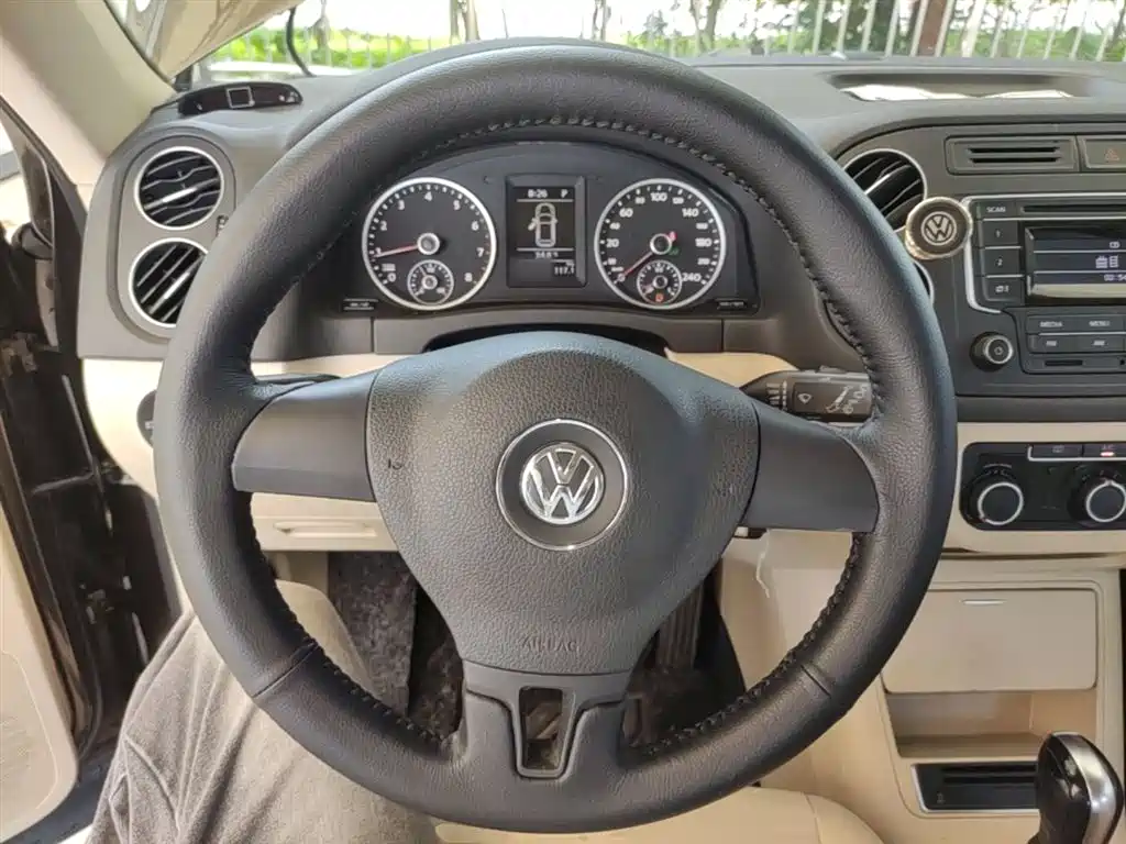 Volkswagen Tiguan 2014 — фото 11