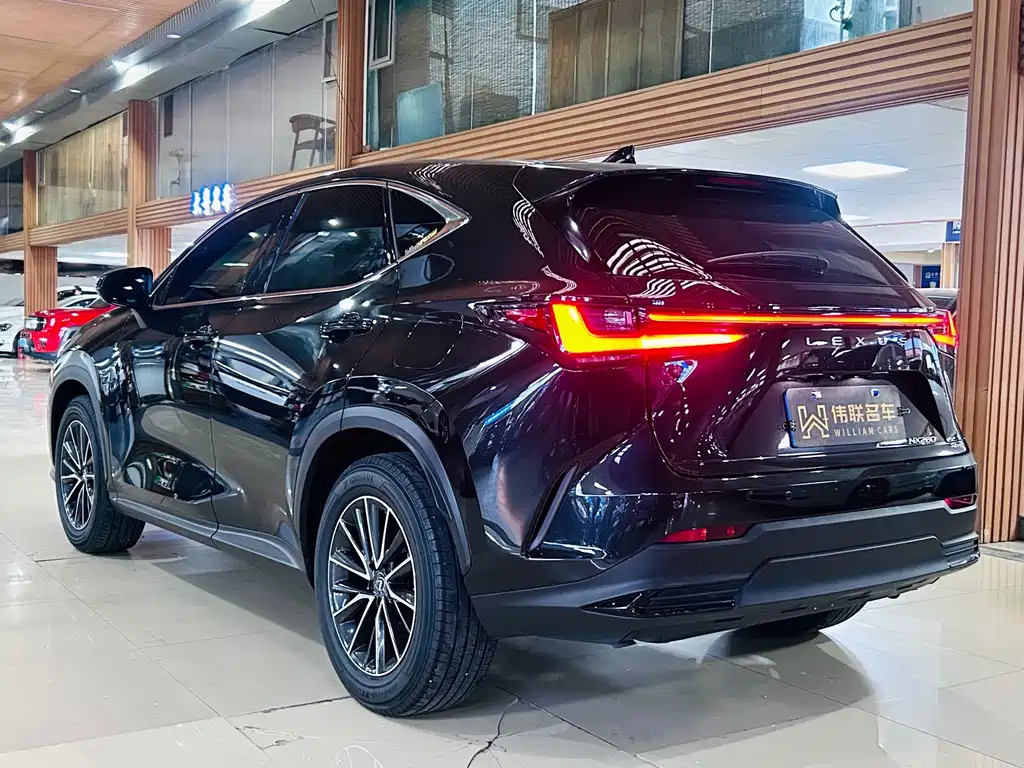 Lexus NX 2024