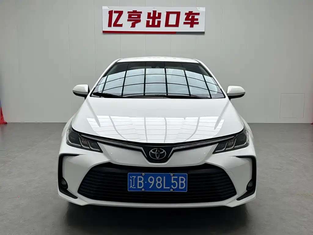 Toyota Corolla 2023 — фото 2