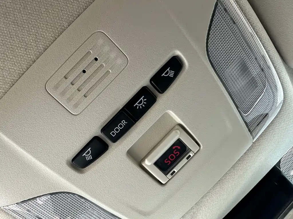 Toyota Corolla 2023 — фото 11