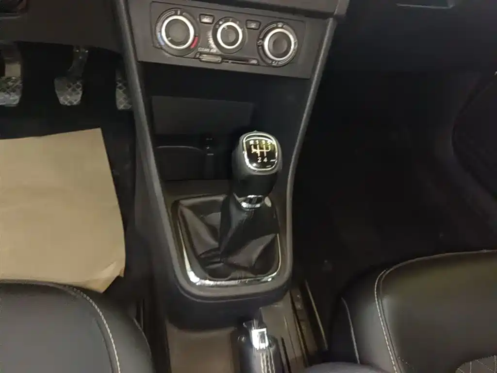 Skoda Rapid Spaceback 2018 — фото 14