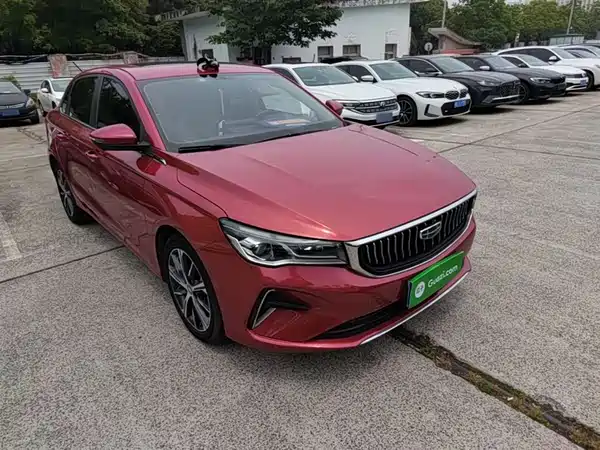 Geely Emgrand 2022