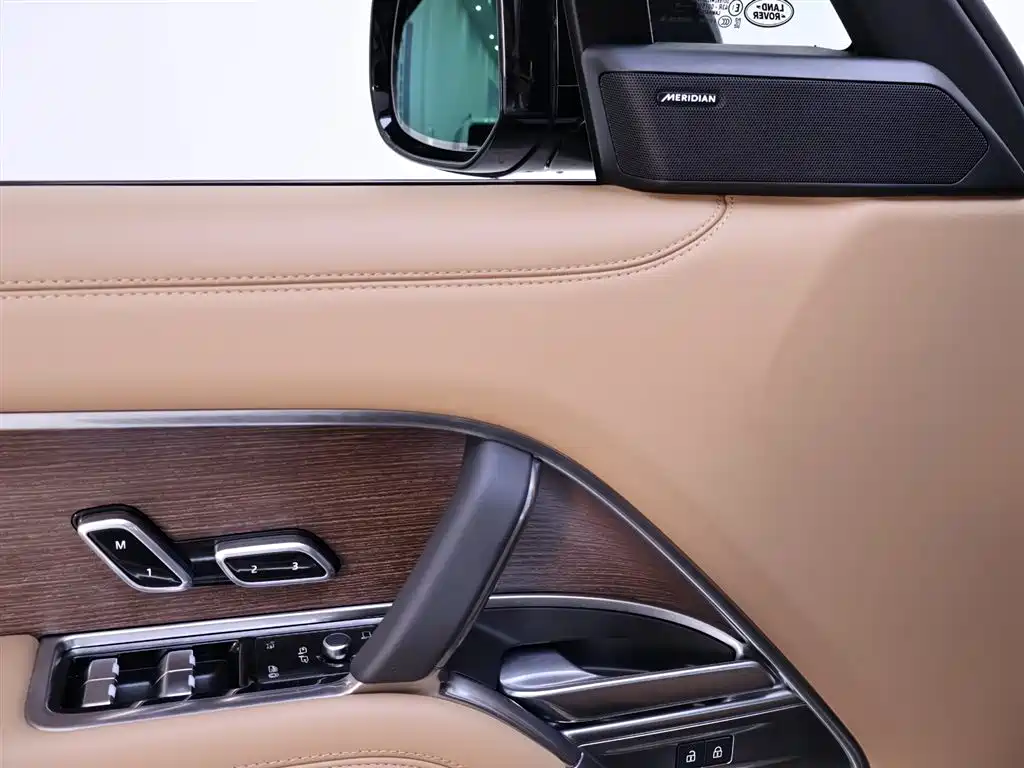 Land Rover Range Rover 2025 — фото 17