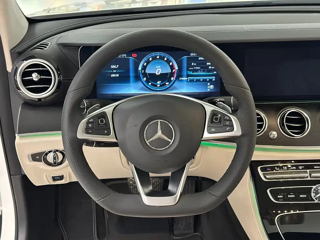Mercedes-Benz E-Class 2017 — фото 16