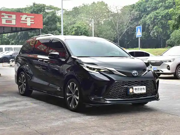 Toyota Granvia 2023