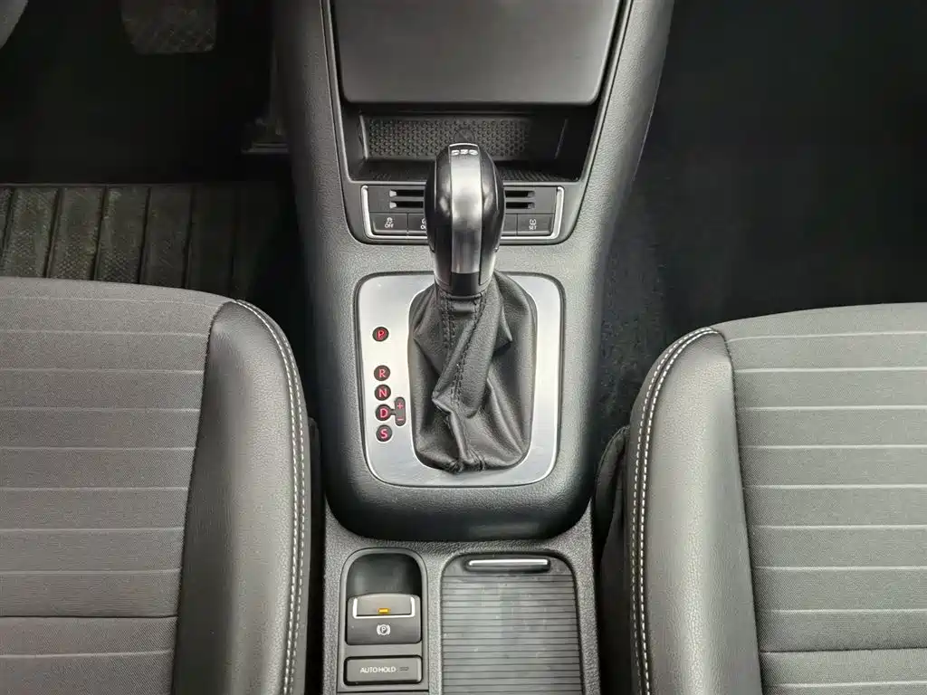 Volkswagen Tiguan 2019 — фото 13