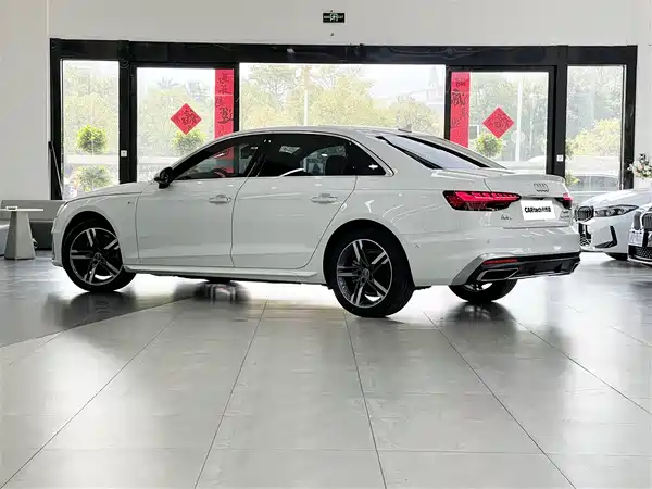 Audi A4L 2020