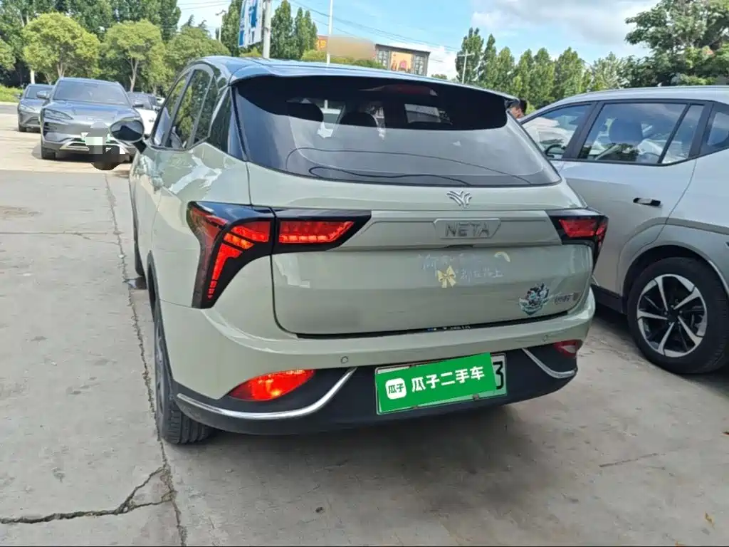 Neta V 2022