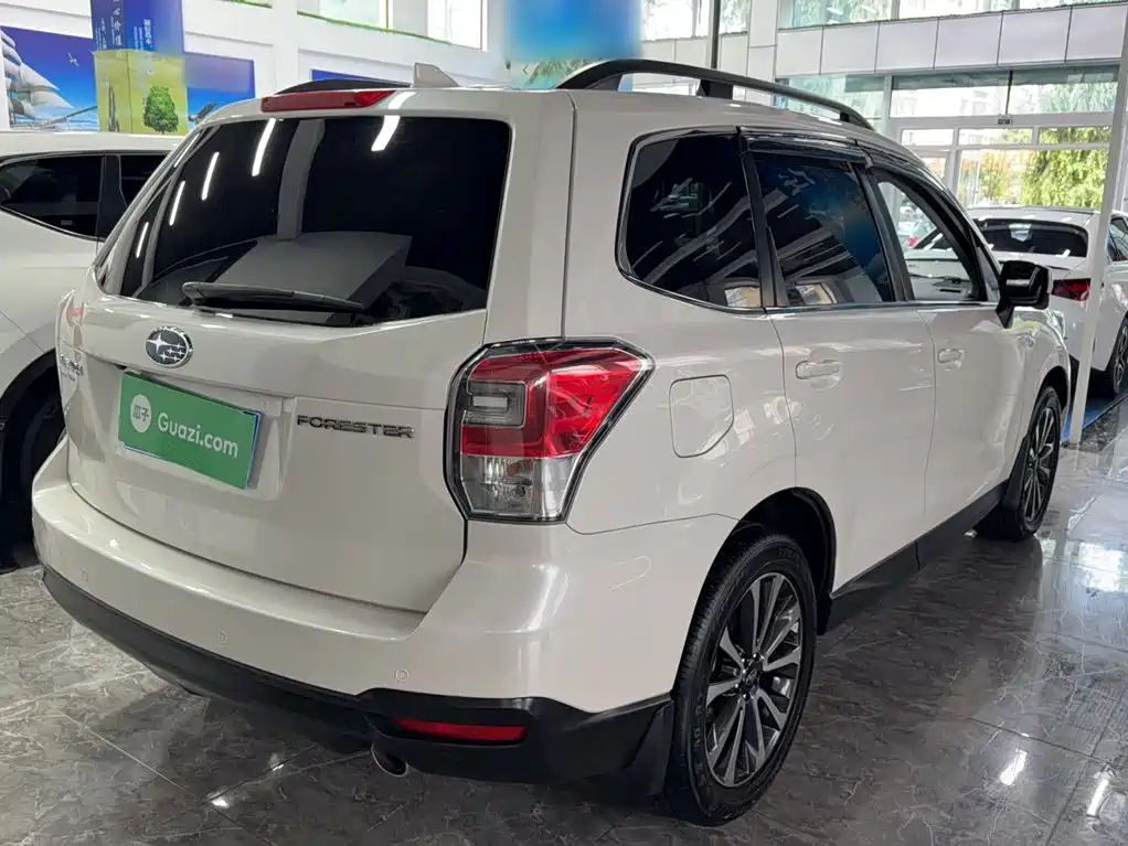 Subaru Forester 2018 — фото 9