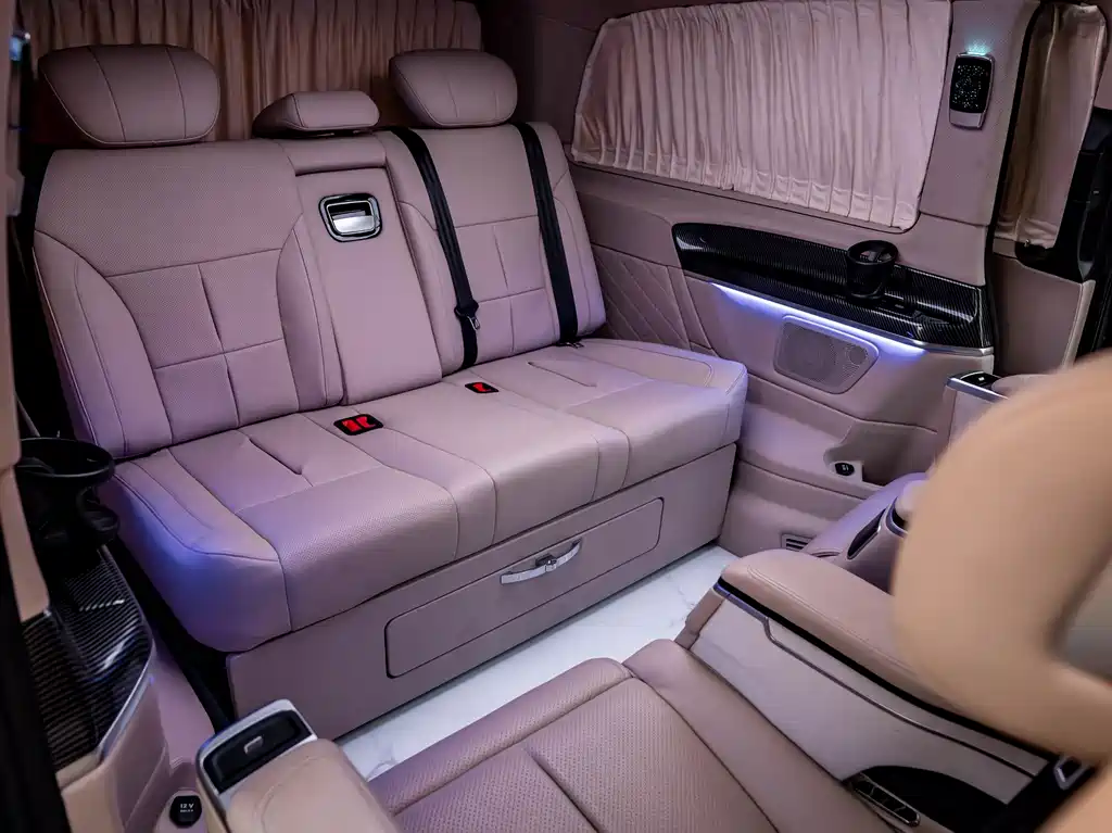 Mercedes-Benz V-Class 2019 — фото 25