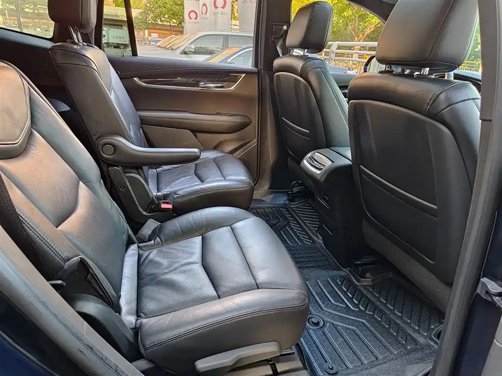 Cadillac XT6 2019 — фото 11