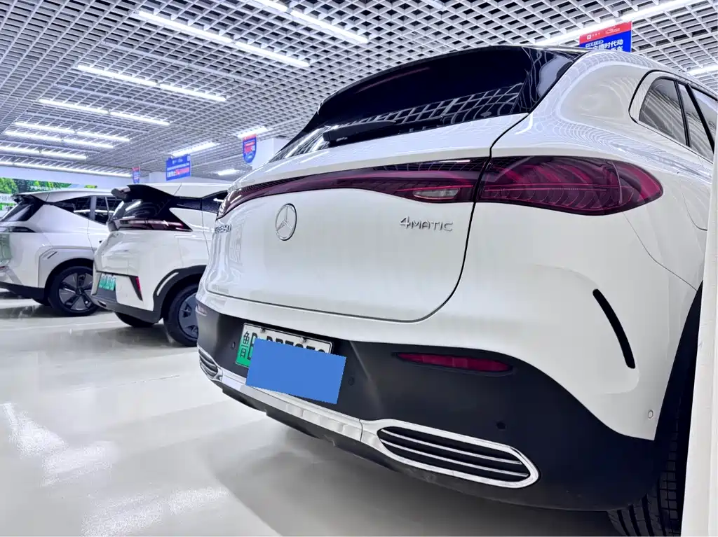 Mercedes-Benz EQE SUV 2023 — фото 4