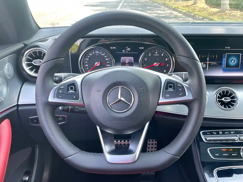 Mercedes-Benz E-Class 2018 — фото 12