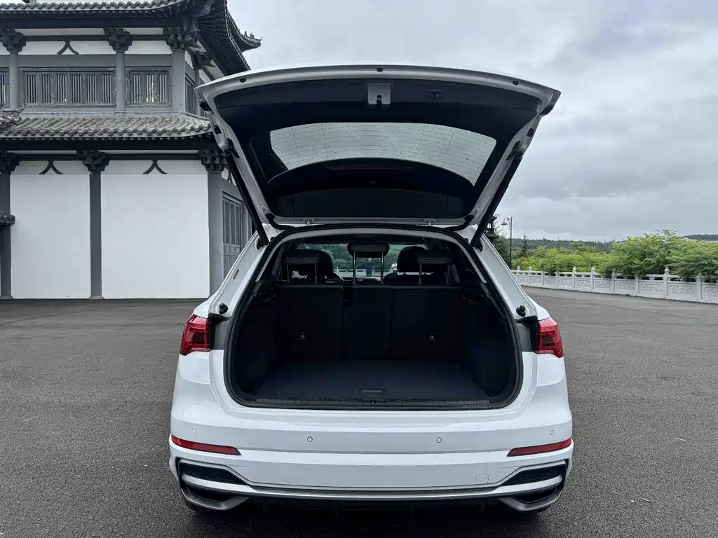 Audi Q3 2022 — фото 22