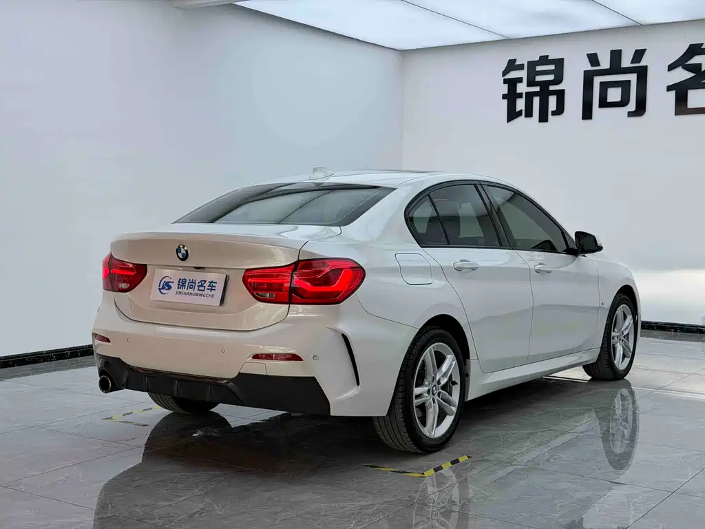 BMW 1 Series 2019 — фото 28