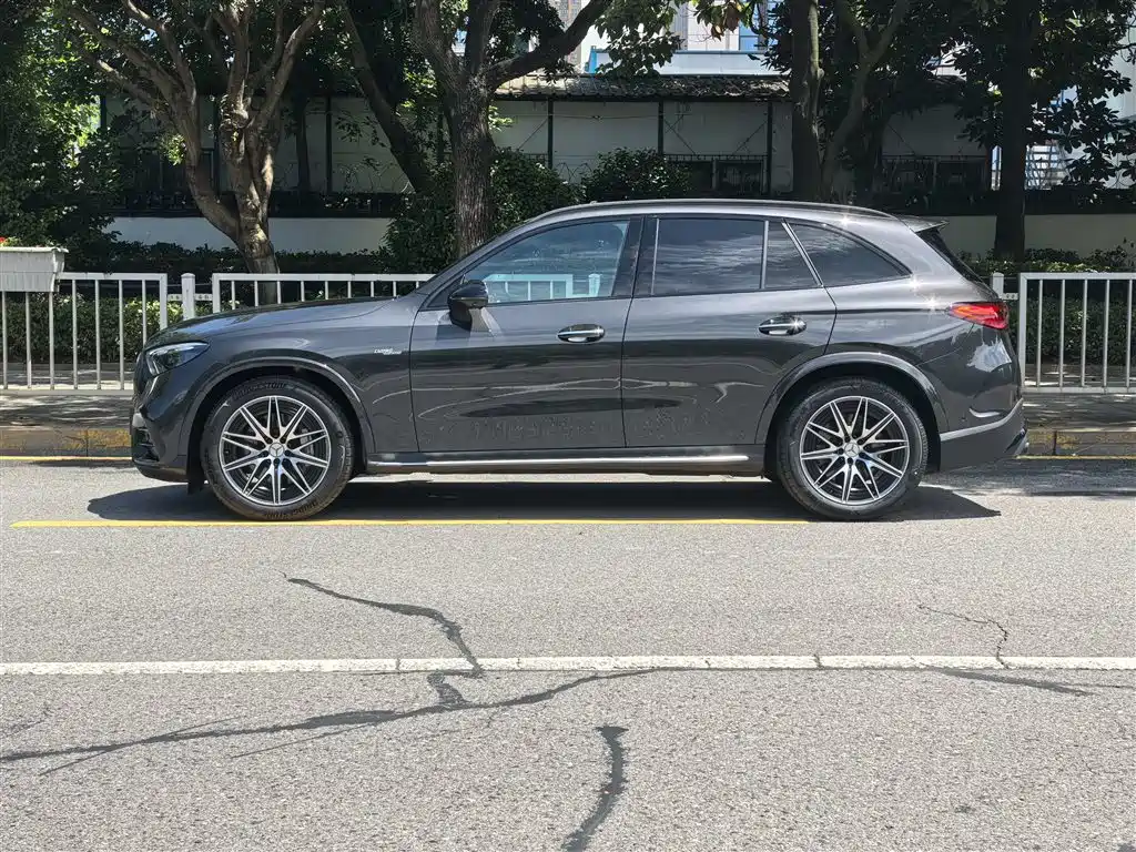 Mercedes-Benz GLC AMG 2025 — фото 4