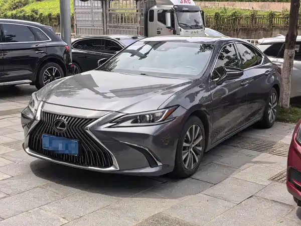 Lexus ES 2018