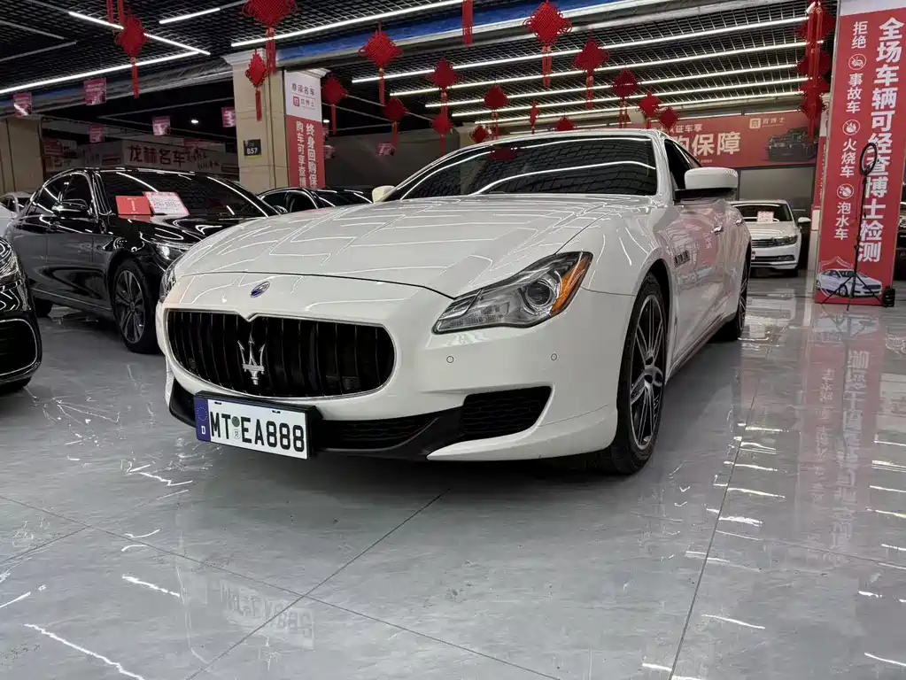 Maserati Quattroporte 2015 — фото 1