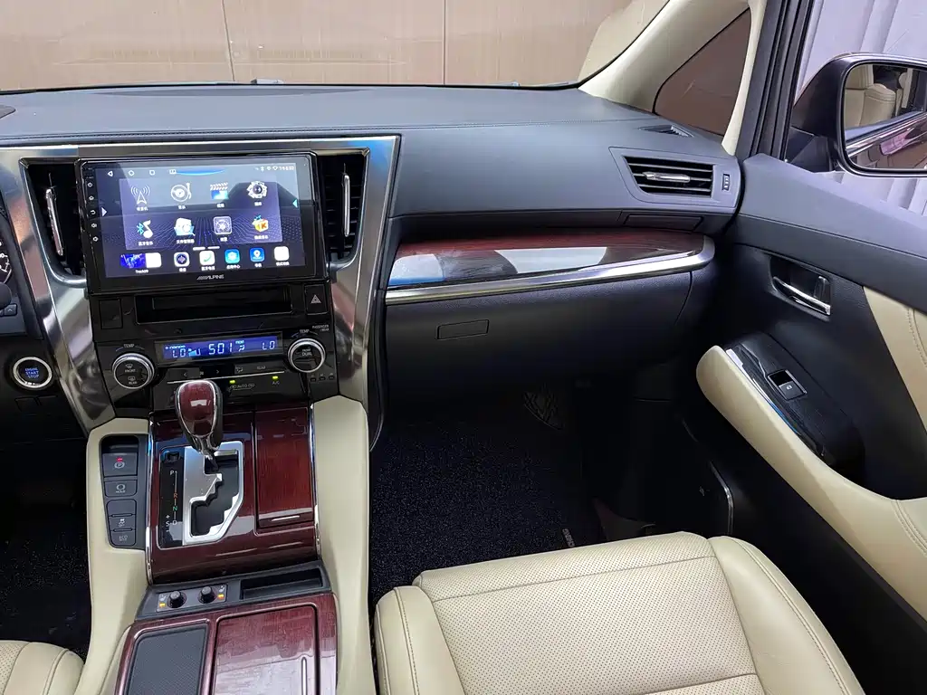 Toyota Alphard 2017 — фото 5