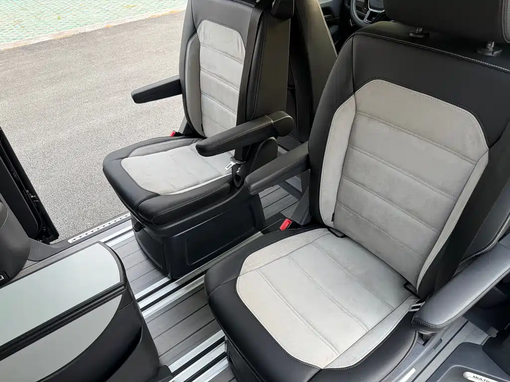 Volkswagen Multivan 2019 — фото 22