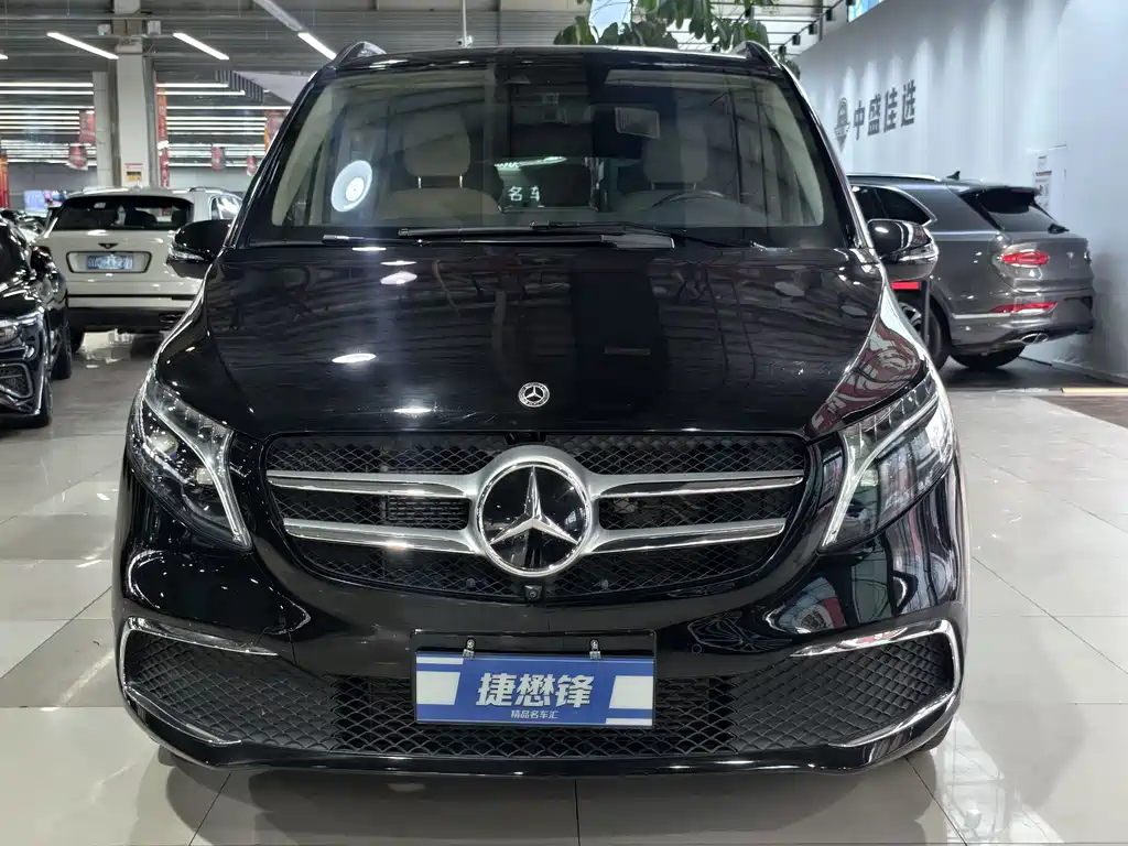 Mercedes-Benz V-Class 2023 — фото 2