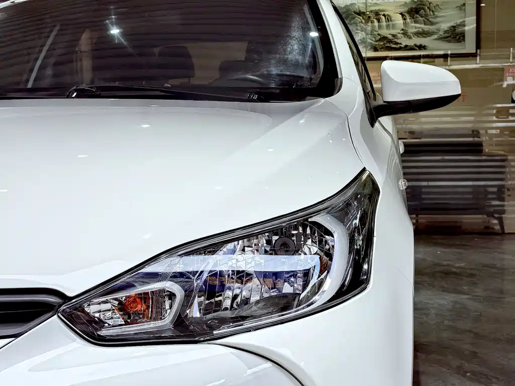 Toyota Yaris L 2019 — фото 13