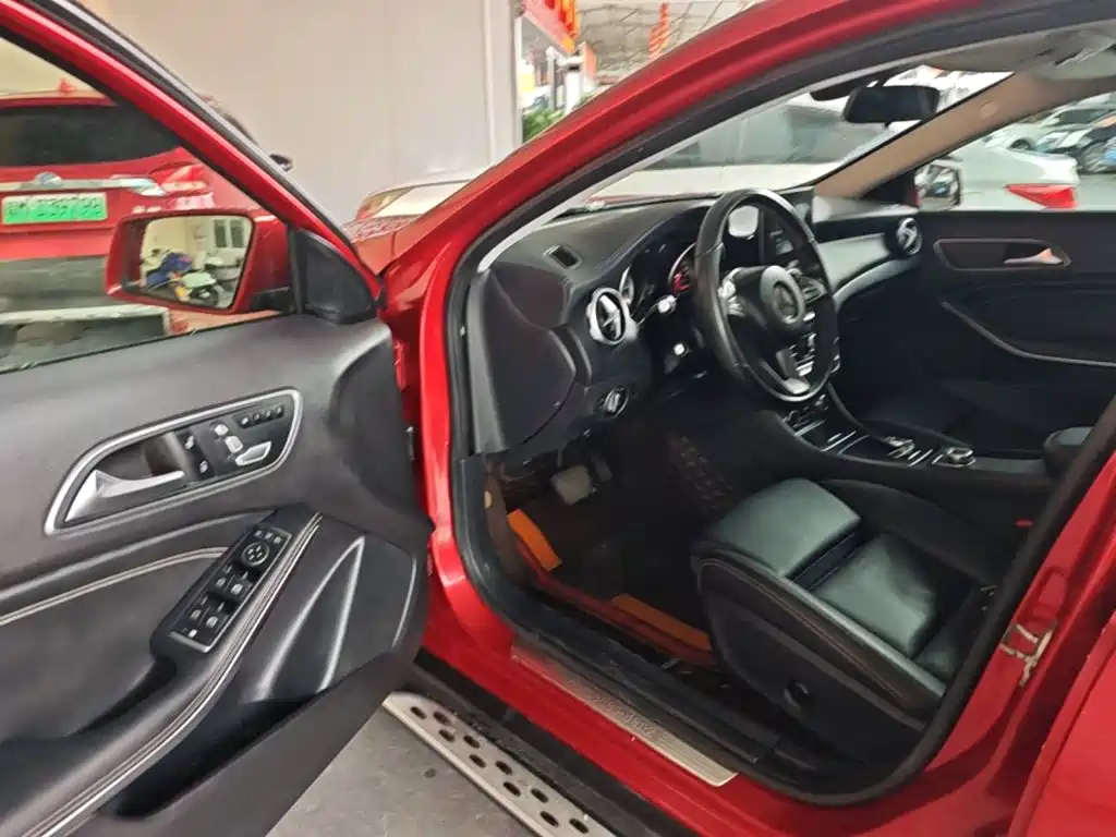 Mercedes-Benz GLA 2017 — фото 16