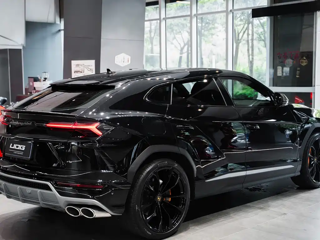 Lamborghini Urus 2022 — фото 14
