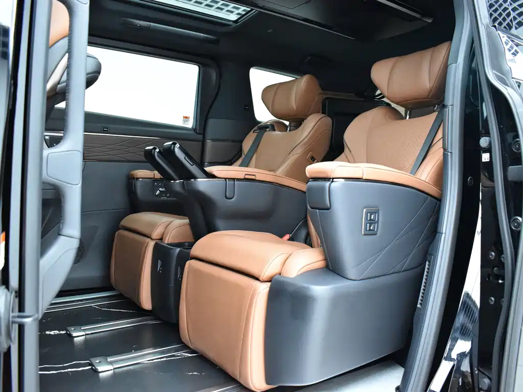 Toyota Vellfire 2024 — фото 18