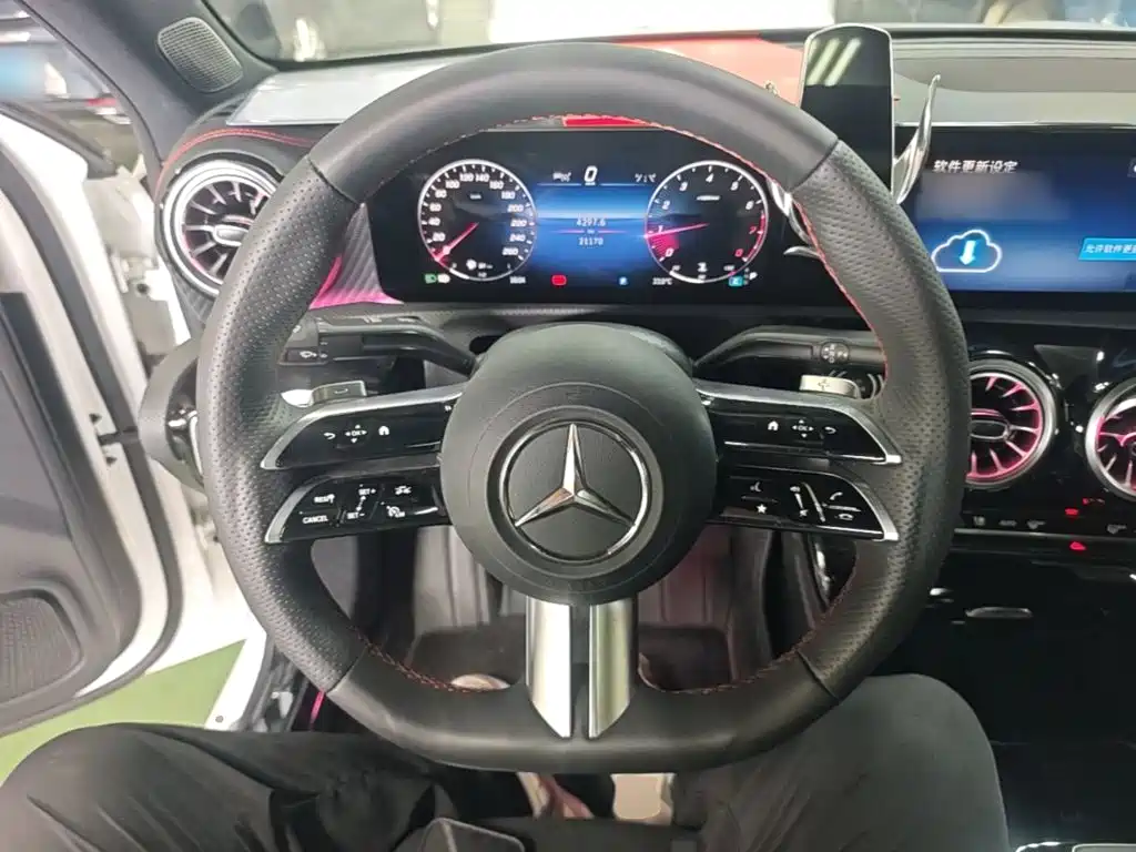 Mercedes-Benz A-Class 2023 — фото 11