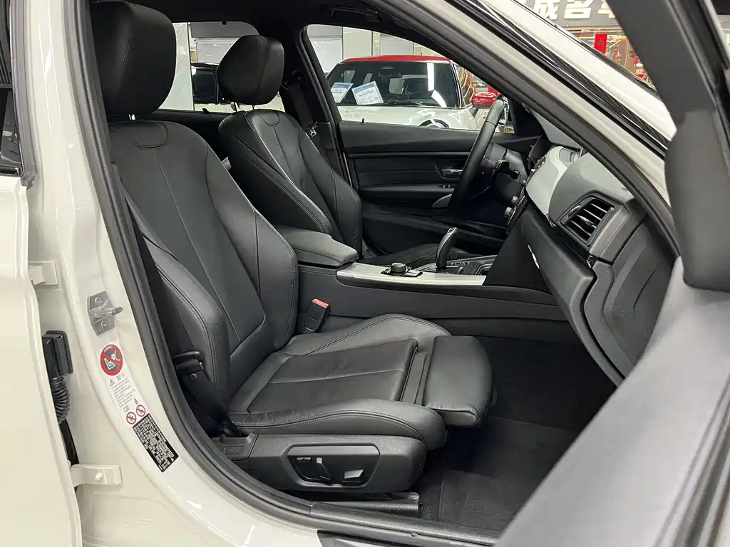 BMW 3 Series 2015 — фото 10