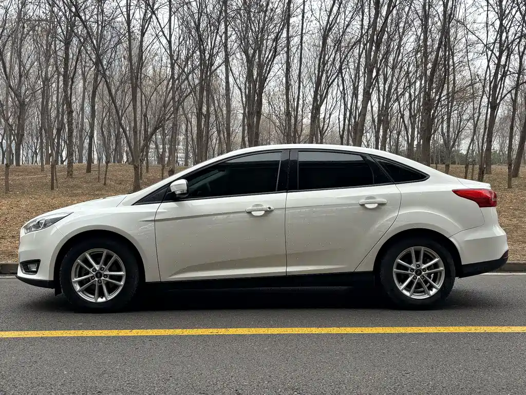 Ford Focus 2016 — фото 3