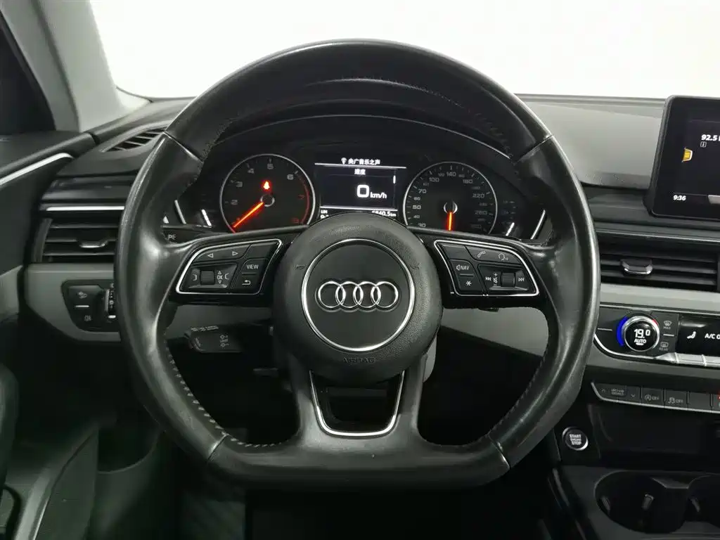 Audi A4L 2017 — фото 11