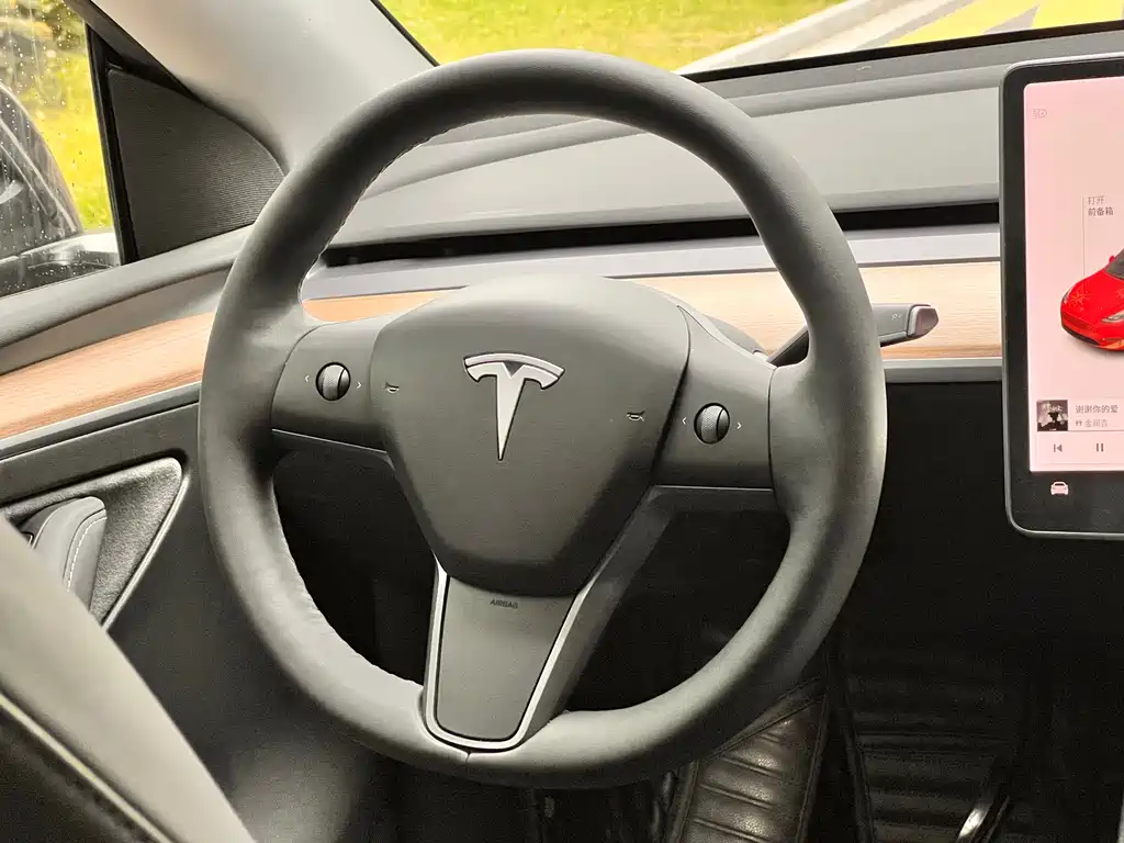 Tesla Model Y 2022 — фото 8