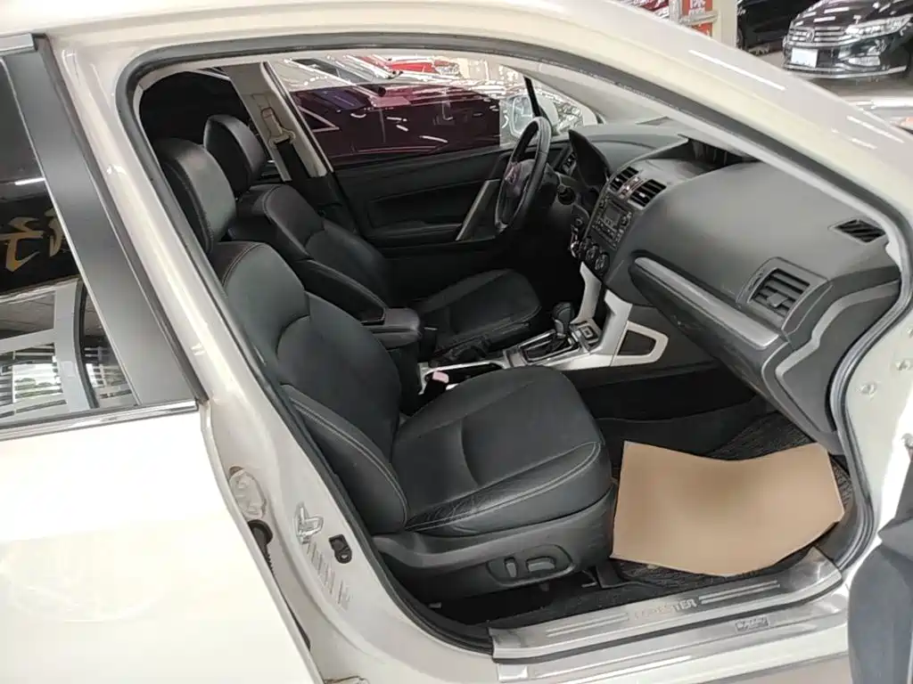 Subaru Forester 2015 — фото 25